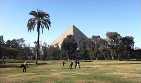 Golf coerces in Cairo