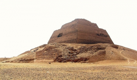 Maydom Pyramid, Fayoum day tour from Cairo