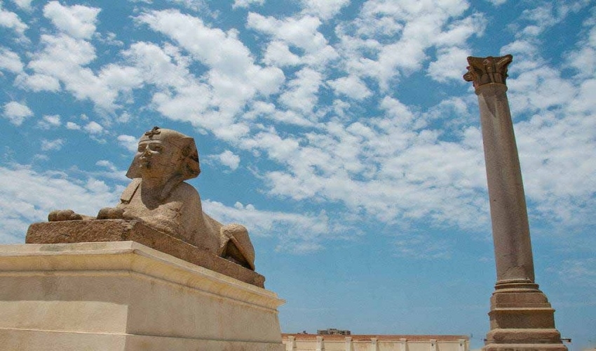 Pompey's pillar, Alexandria, tour from Cairo