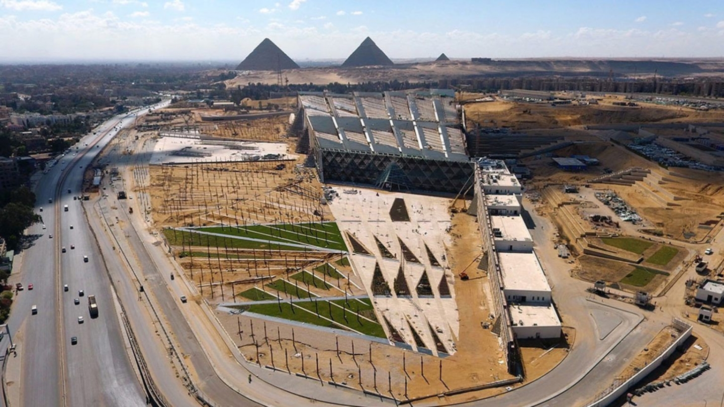 Tour to the Grand Egyptian Museum & Pyramids Tour