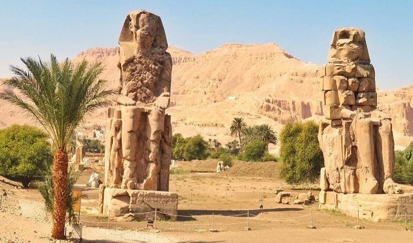 Colossi of Memnon, Tour Luxor from Hurghada