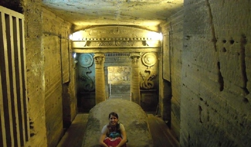 Catacombs, Alexandria tour from Cairo